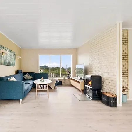Holiday home Feriehus Alesund